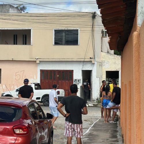 Mãe teria saído para festa e deixado crianças sozinhas em casa; incêndio deixa três crianças mortas em Serrinha