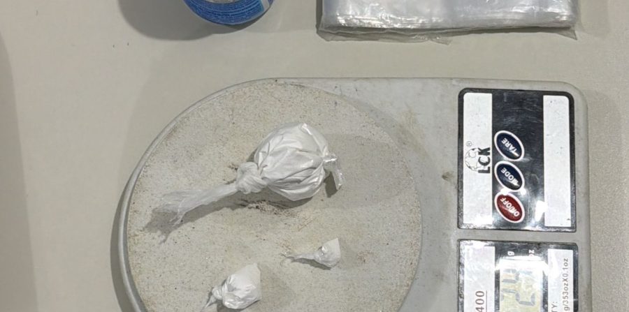 Jovem é detido pela CETO com cocaína, balança de precisão e materiais usados no  tráfico de drogas em Conceição do Coité