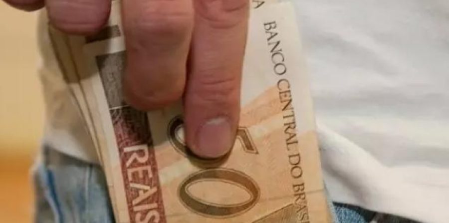 Morador de Candeal percebe sumiço frequente de dinheiro e descobre que o autor era o próprio vizinho; prejuízo chega a R$ 2 mil