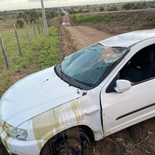 Carro capota na BA-120 entre  Conceição do Coité e Riachão do Jacuípe; motorista não sofreu ferimentos