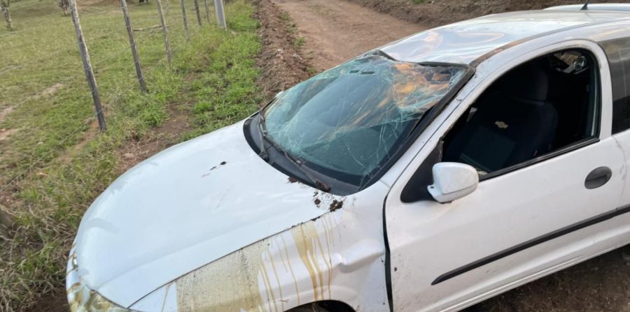Carro capota na BA-120 entre  Conceição do Coité e Riachão do Jacuípe; motorista não sofreu ferimentos