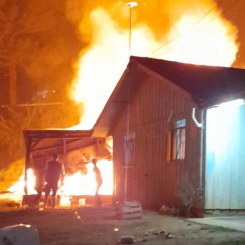 Idoso ateia fogo na casa da própria irmã após disputa por herança em Araci