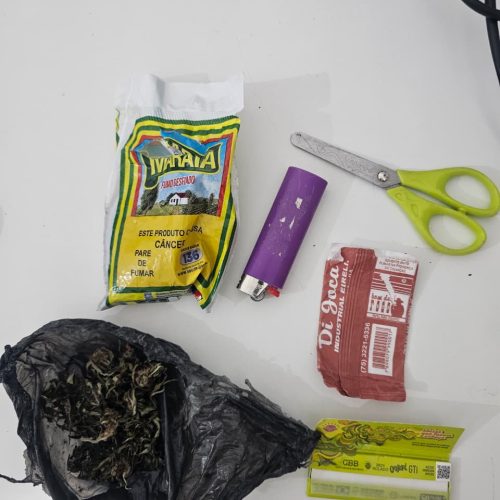 Homem é preso com moto adulterada e droga durante abordagem no bairro Fluminense em Conceição do Coité