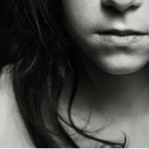 Mães descobrem mensagens e Pix de suspeito nos celulares de adolescentes de 12 e 14 anos atraídas para exploração sexual em hotel de Riachão do Jacuípe; homem foi preso em flagrante