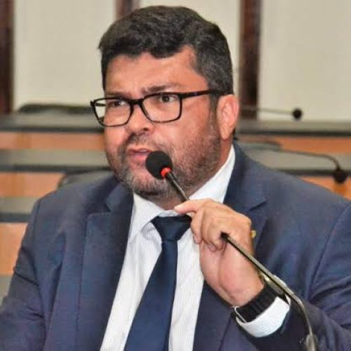 PF e CGU deflagram nova fase de operação de combate a desvio de recursos do transporte escolar em Santaluz. Investigação envolve o deputado Marcinho Oliveira