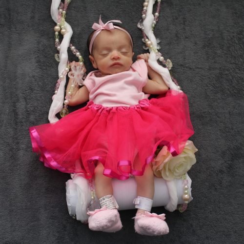 HEC realiza ensaio fotográfico em alusão ao Novembro Roxo e à causa da prematuridade