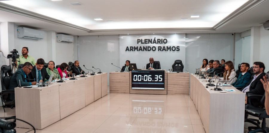 Coité: Projeto de vereadora sobre criação da Secretaria da Mulher é rejeitado por 8 a 4 e gestão afirma que foco é resultado