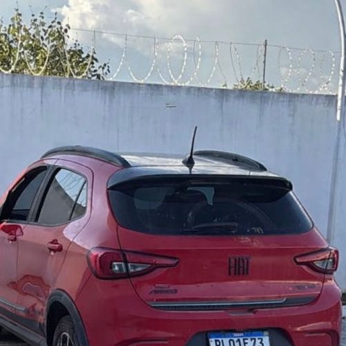 Veículo com sinais adulterados é localizado no centro de Santaluz e condutor é levado à delegacia