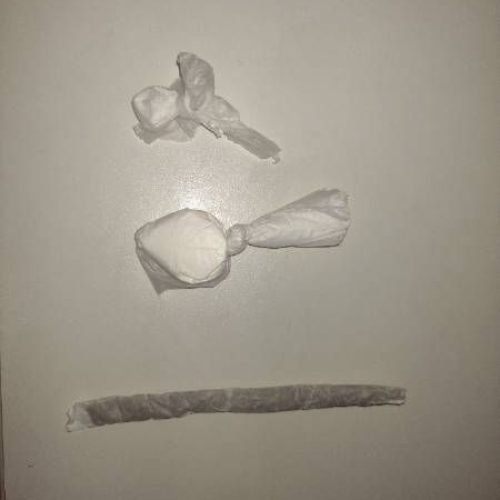 Abordagem noturna termina com apreensão de drogas e condução à delegacia em Serrinha