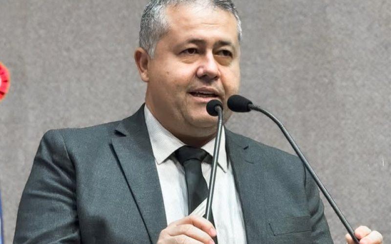 Aprovado na ALBA: projeto do deputado Alex da Piatã institui Semana Maria da Penha na rede estadual