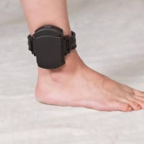 Mulher aciona PM após receber alerta de que ex, monitorado por tornozeleira eletrônica, se aproximava no centro de Conceição do Coité