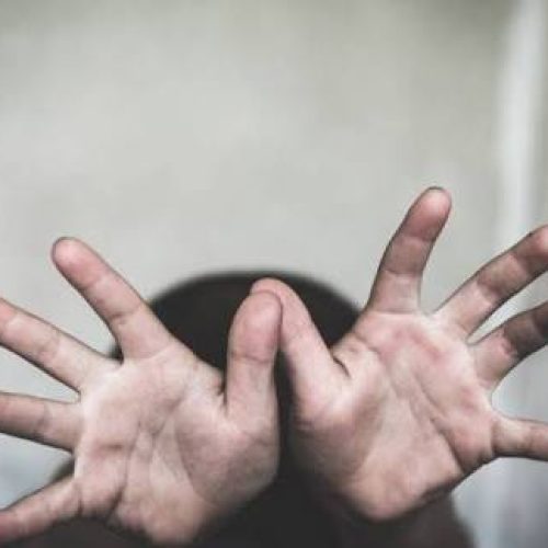 Adolescente de 14 anos sofre estupro após encontro marcado pelo Instagram em Conceição do Coité