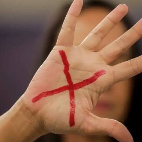 Mesmo proibido de manter contato, homem compra vários chips de celular, envia mensagens e vídeos à ex-esposa e acaba na delegacia em Conceição do Coité