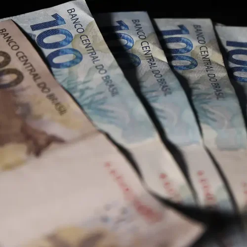 Lula sanciona isenção de IR para quem ganha até dois salários mínimos